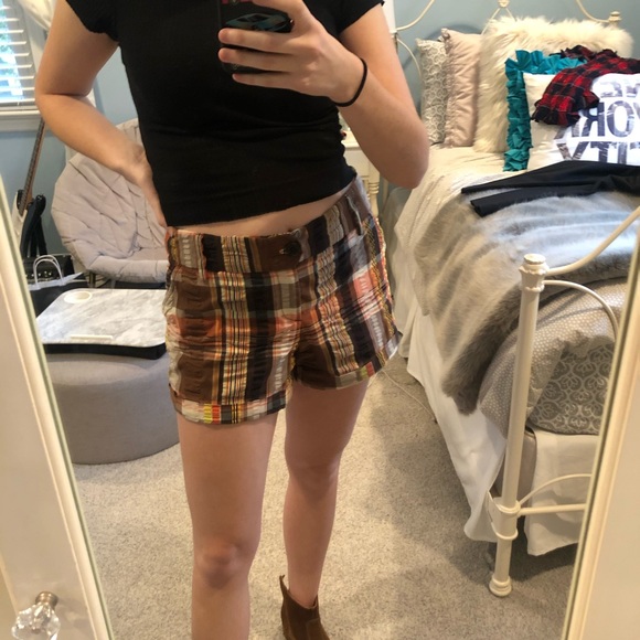 PLAID SHORTS - Picture 2 of 5